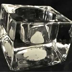 Candle holder in glassPier one heavy duty, heat resistant Asymmetrical